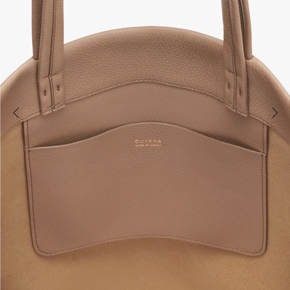 Cuyana tall easy tote in cappuccino - Picture 5 of 16